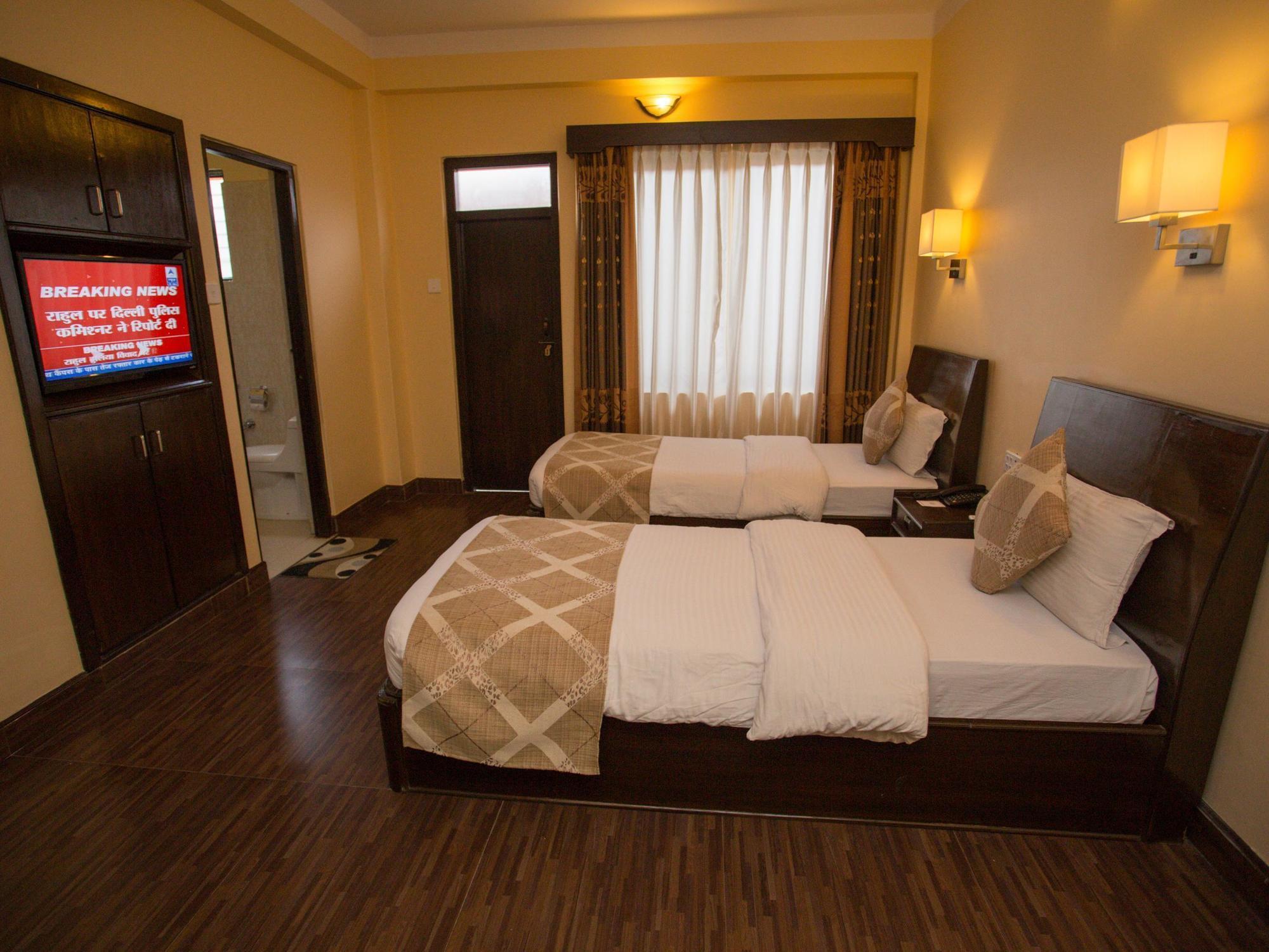 Hotel Peninsula Pokhara Exterior photo