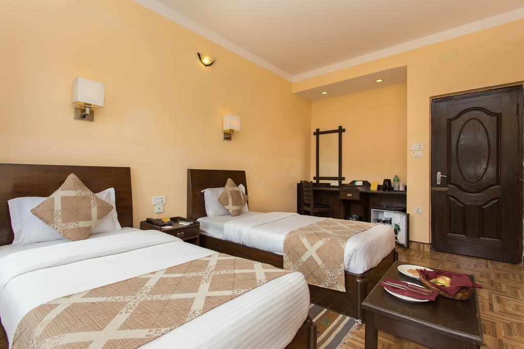 Hotel Peninsula Pokhara Exterior photo