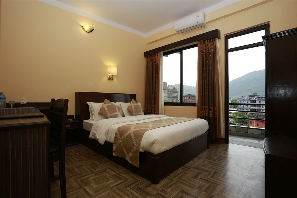 Hotel Peninsula Pokhara Exterior photo