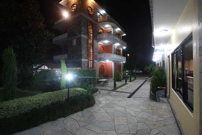 Hotel Peninsula Pokhara Exterior photo