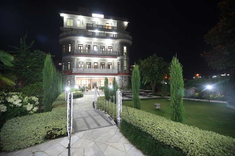 Hotel Peninsula Pokhara Exterior photo